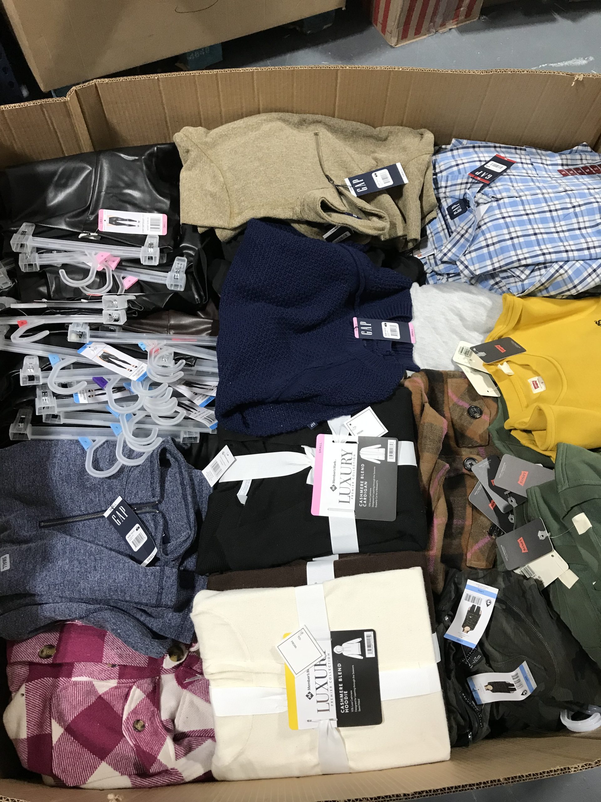 Apparel Clothing Pallet #11 | Overstock Goods Outlet
